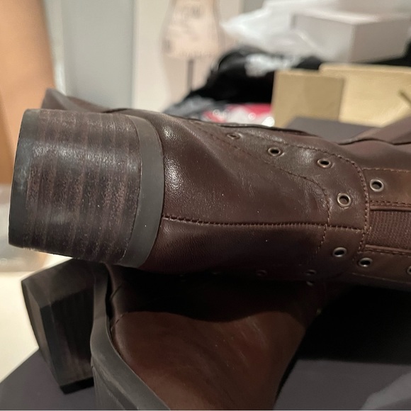 NEW Vince Camuto Over The Knee Boots w Grommets Chocolate Sz 5.5/6 NWT NIB - Picture 13 of 16